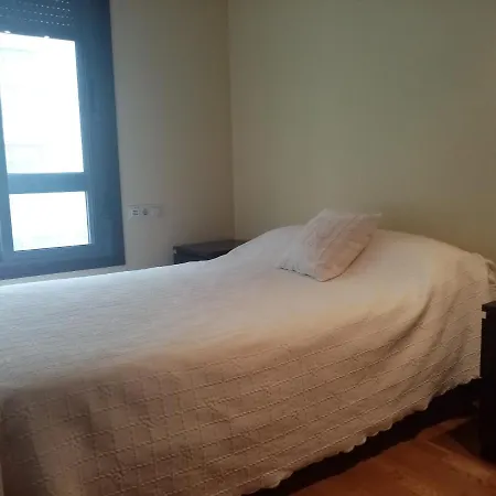 Comodo Piso 2 Hab. Cerca Estacion Autobuses Apartment *