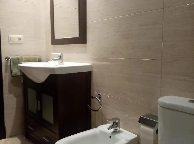 Comodo Piso 2 Hab. Cerca Estacion Autobuses *